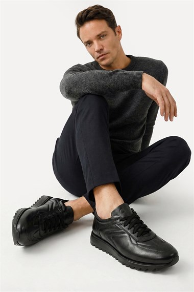Mens Black Genuine Leather Lace-Up Sneakers