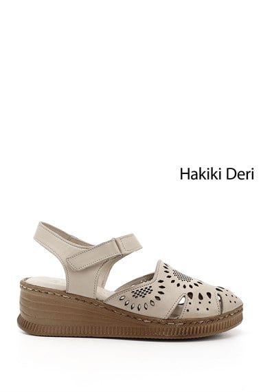 Kadın Bej Antik Cırt Bantlı Dolgu Topuk Hakiki Deri Sandalet
