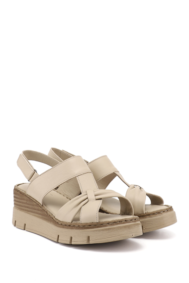 Kadın Bej Dolgu Topuklu Hakiki Deri Sandalet