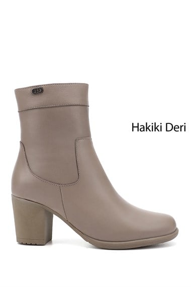 Kadın Bej Fermuarlı Kalın Topuklu Hakiki Deri Bot