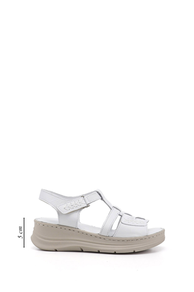 Kadın Beyaz Cırt Bantlı Dolgu Topuk Hakiki Deri Sandalet