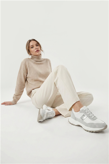 Kadın Beyaz Dolgu Taban Lastik Bağcıklı Hakiki Deri Sneaker