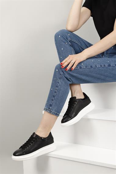Kadın Siyah Bağcıklı Dolgu Taban Hakiki Deri Sneaker