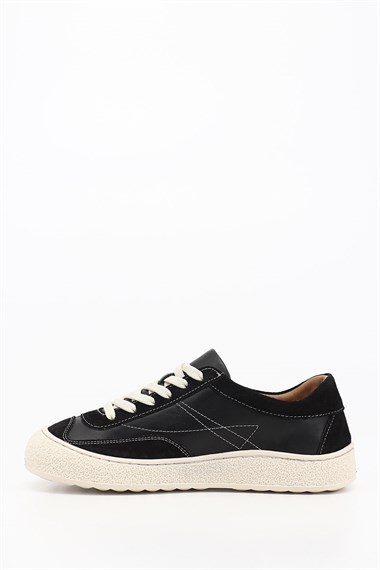 Kadın Siyah Bağcıklı Hakiki Deri Sneaker