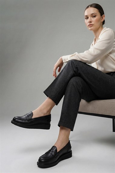 Kadın Siyah Dolgu Taban Hakiki Deri Loafer Ayakkabı