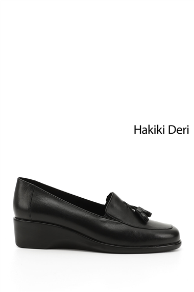 Kadın Siyah Dolgu Taban Püsküllü Hakiki Deri Ayakkabı