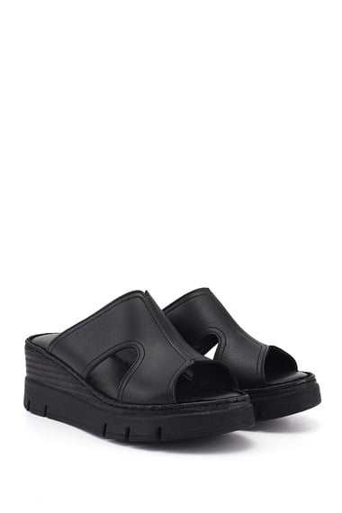 Kadın Siyah Dolgu Topuklu Hakiki Deri Terlik