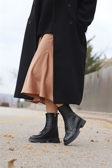 Kadın Siyah Fermuarlı Kalın Taban Hakiki Deri Postal Bot