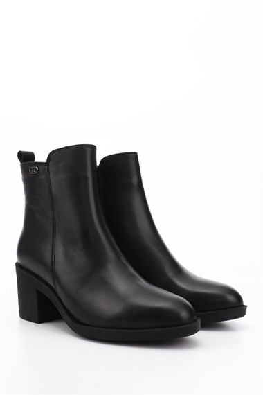 Womens Black Zippered Thick Heeled Genuine Leather Boots