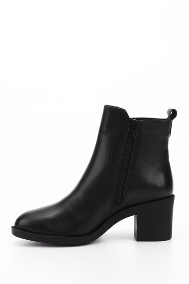 Womens Black Zippered Thick Heeled Genuine Leather Boots