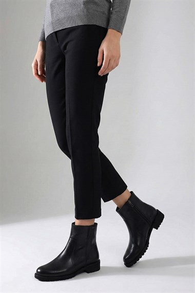 Womens Black Zippered Rubber Sole Genuine Leather Boots