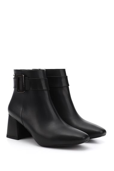 Womens Black Zippered Blunt Toe Thick Heel Boots