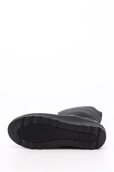 Womens Black Zippered Thermo Sole Comfort Snow Boots