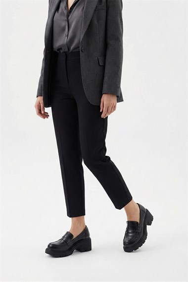 Womens Black Chunky Heeled Loafer Shoes