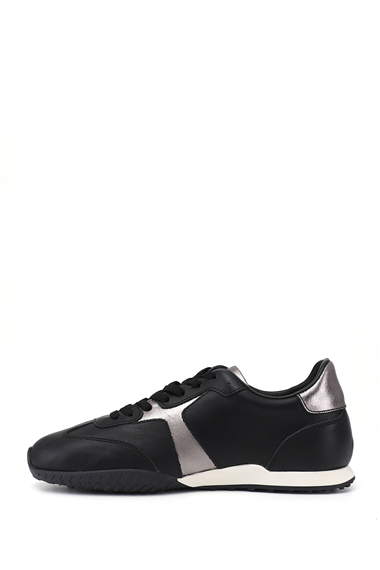 Kadın Siyah Lastik Bağcıklı Hakiki Deri Sneaker