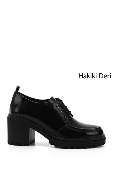 Kadın Siyah Rugan Bağcıklı Orta Kalın Topuklu Hakiki Deri Ayakkabı