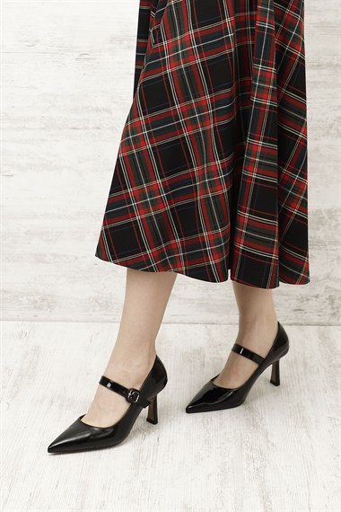 Womens Black Patent Leather Pointed Toe Thin Heel Shoes