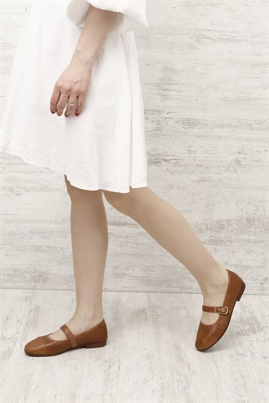 Womens Tan Antique Wrist-Tied Genuine Leather Ballerinas