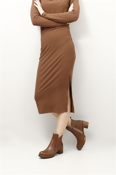 Womens Brown Zippered Thick Heeled Boots