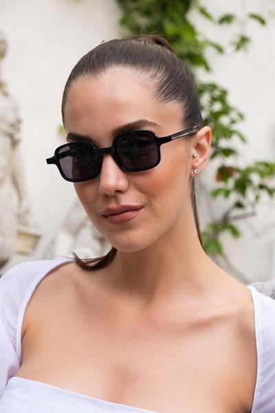 MV019831 Siyah Kare Kadın Güneş Gözlüğü