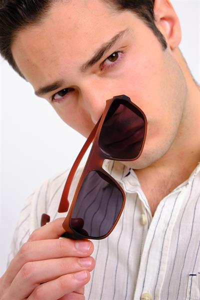 MV10104-2 Yanı Kapalı Erkek Güneş Gözlüğü