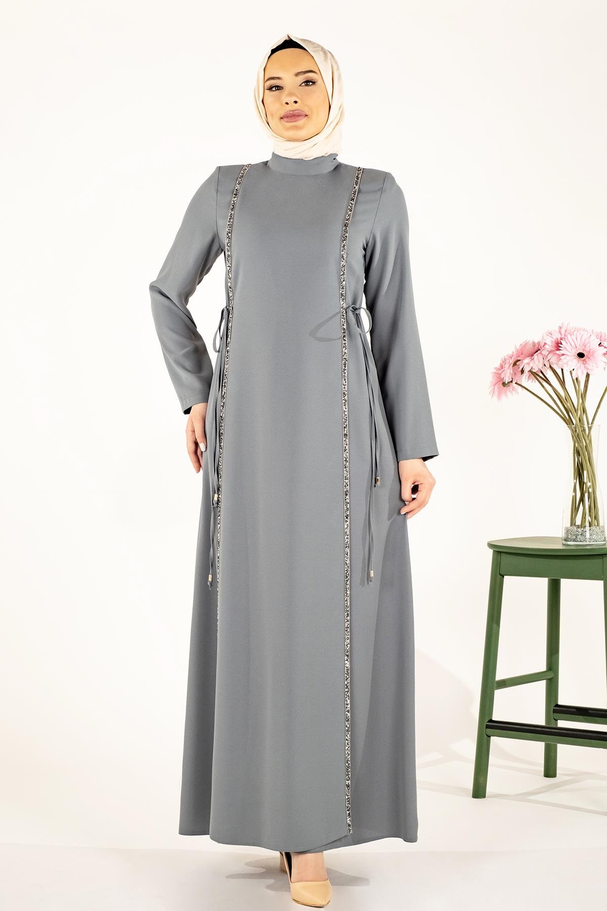 Beyza-AYDAN TAŞLI ELBİSE MİNT KUM KREP