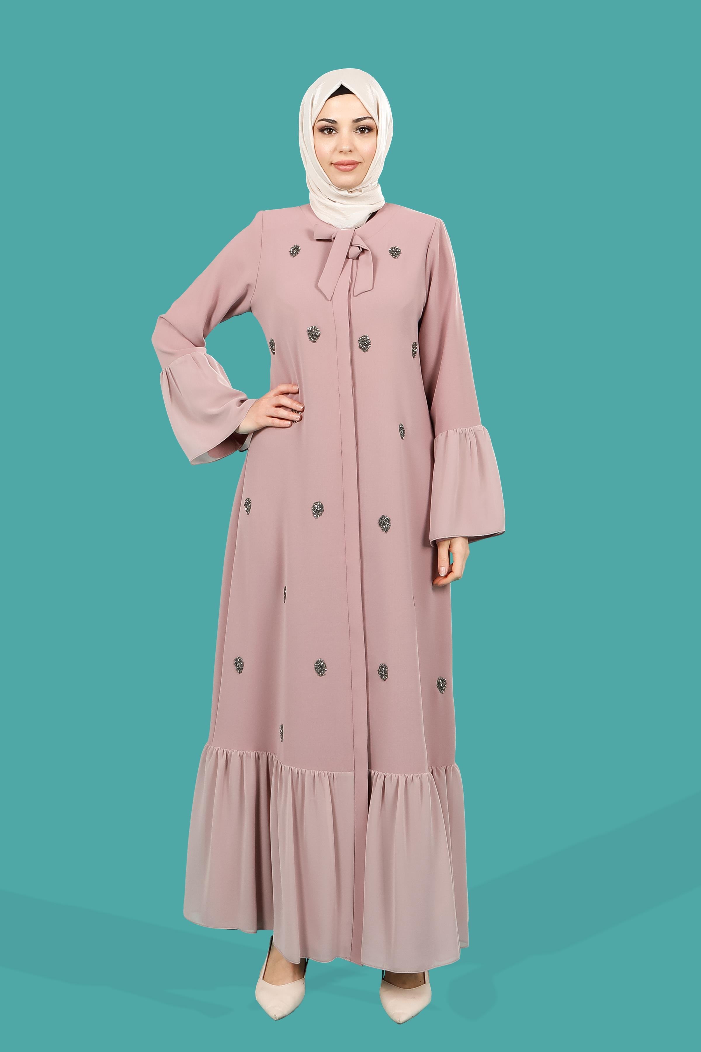 Beyza-عباءة باللون الوردي الفاتح بأزرار ومرصعة بالأحجار الكريمة 3M007