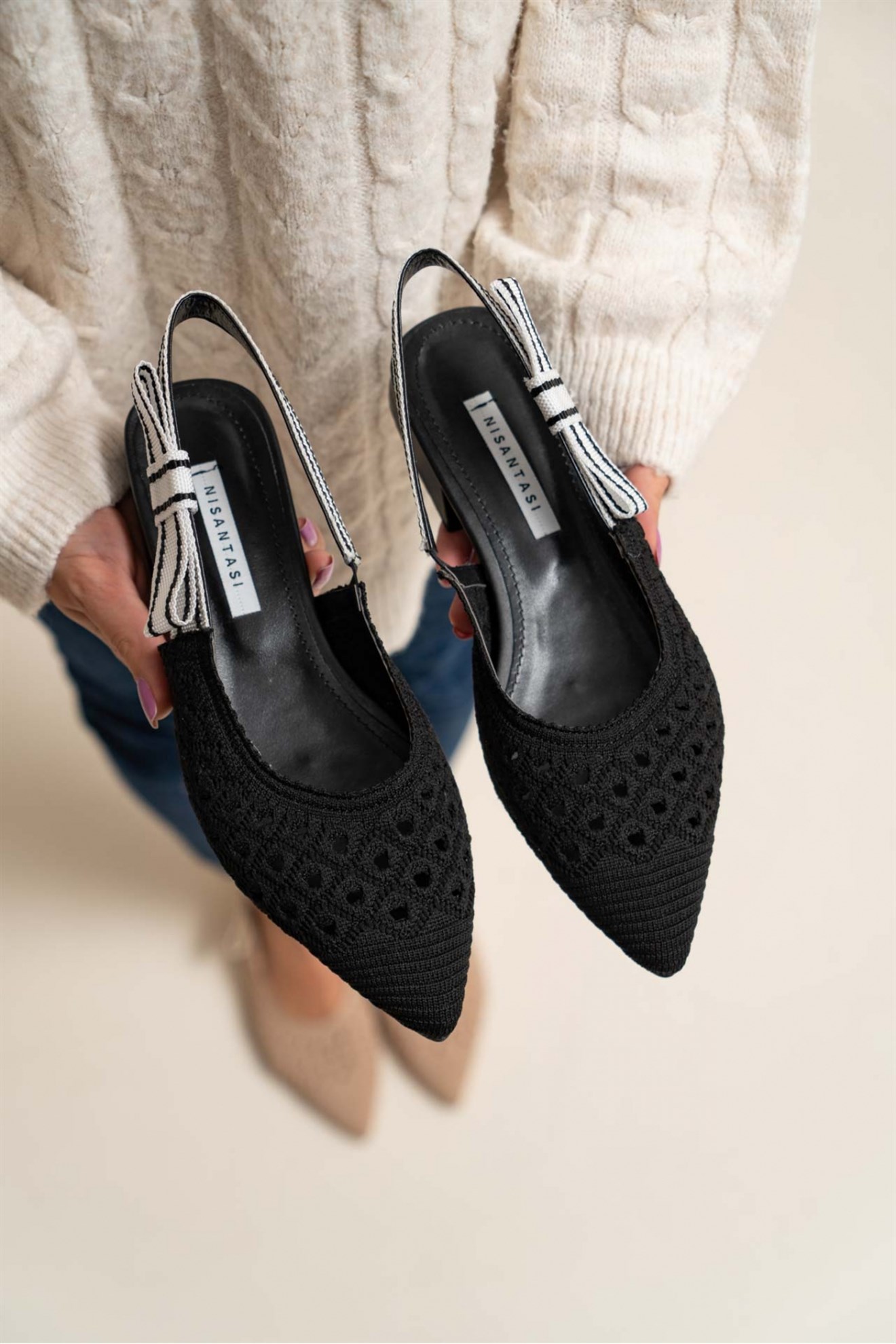Darla Siyah Örgü Arka Lastik Detay Kadın Ince Topuklu Ayakkabı