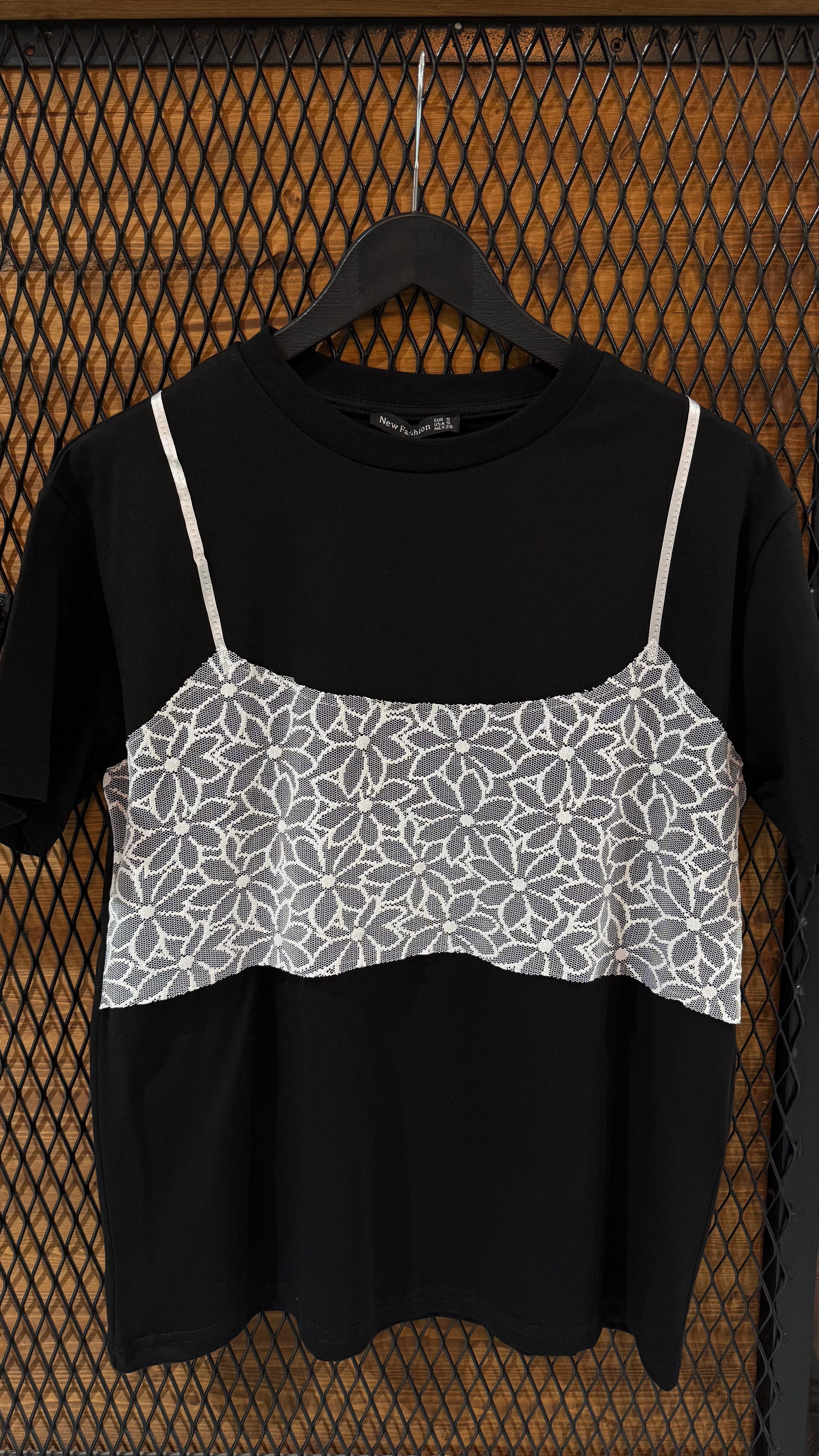 Büstiyer Detay Tişört