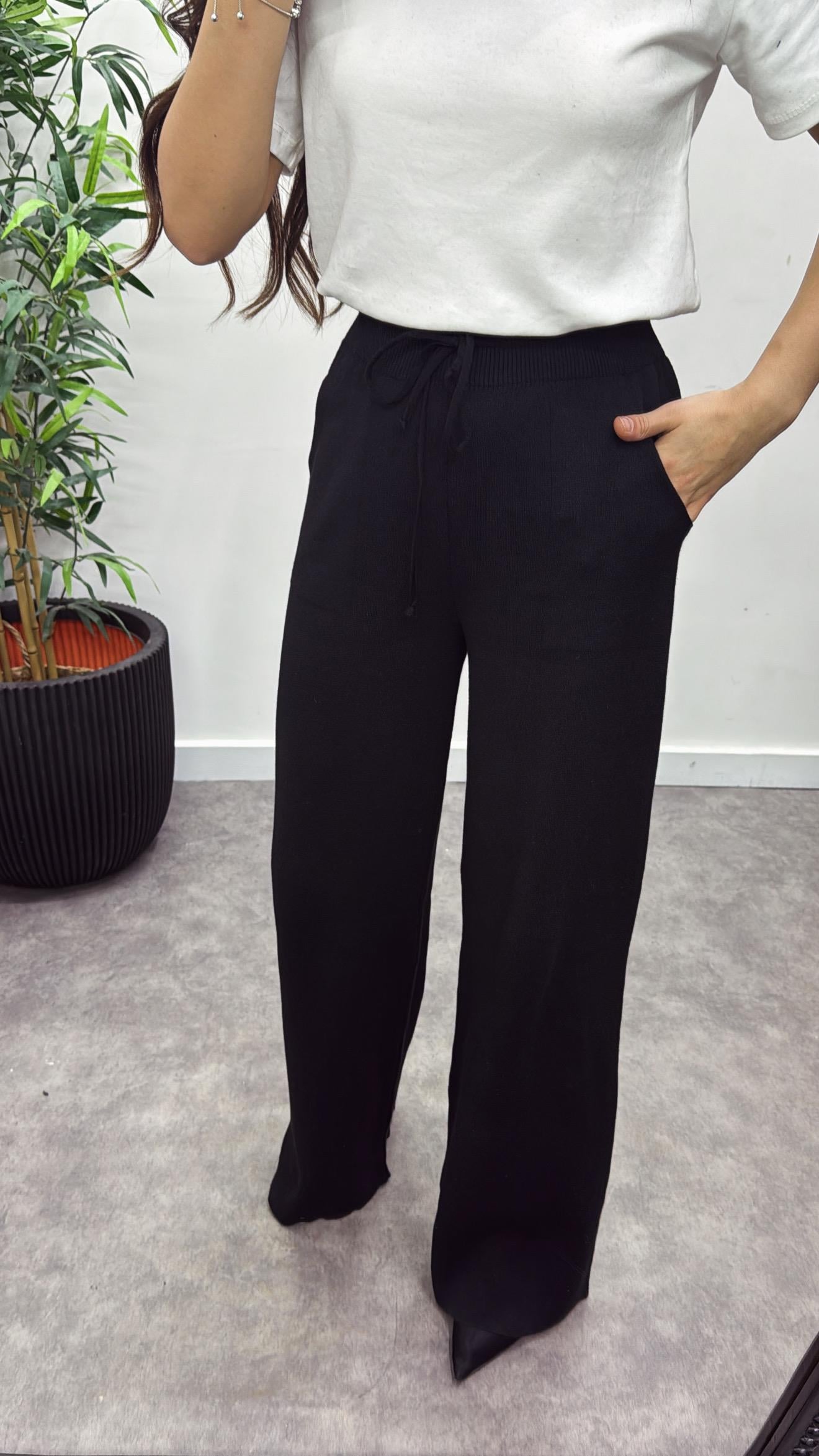 Büyük Düğme Detaylı Triko Takım