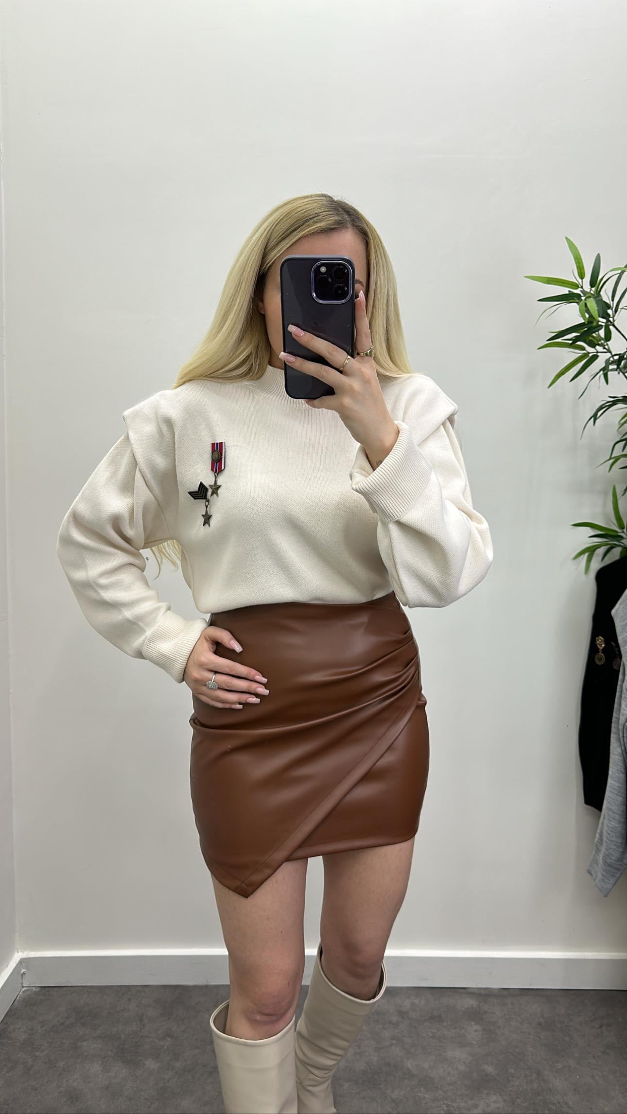 Büzgü Detay Deri Etek