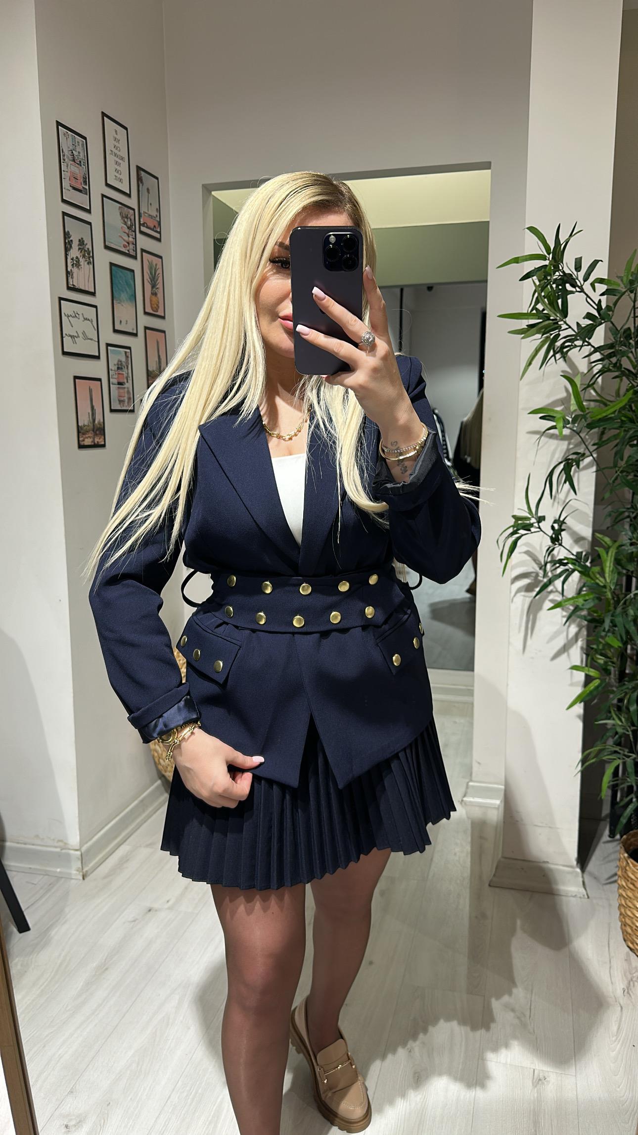 Çıtçıtlı Kemer Detay Ceket