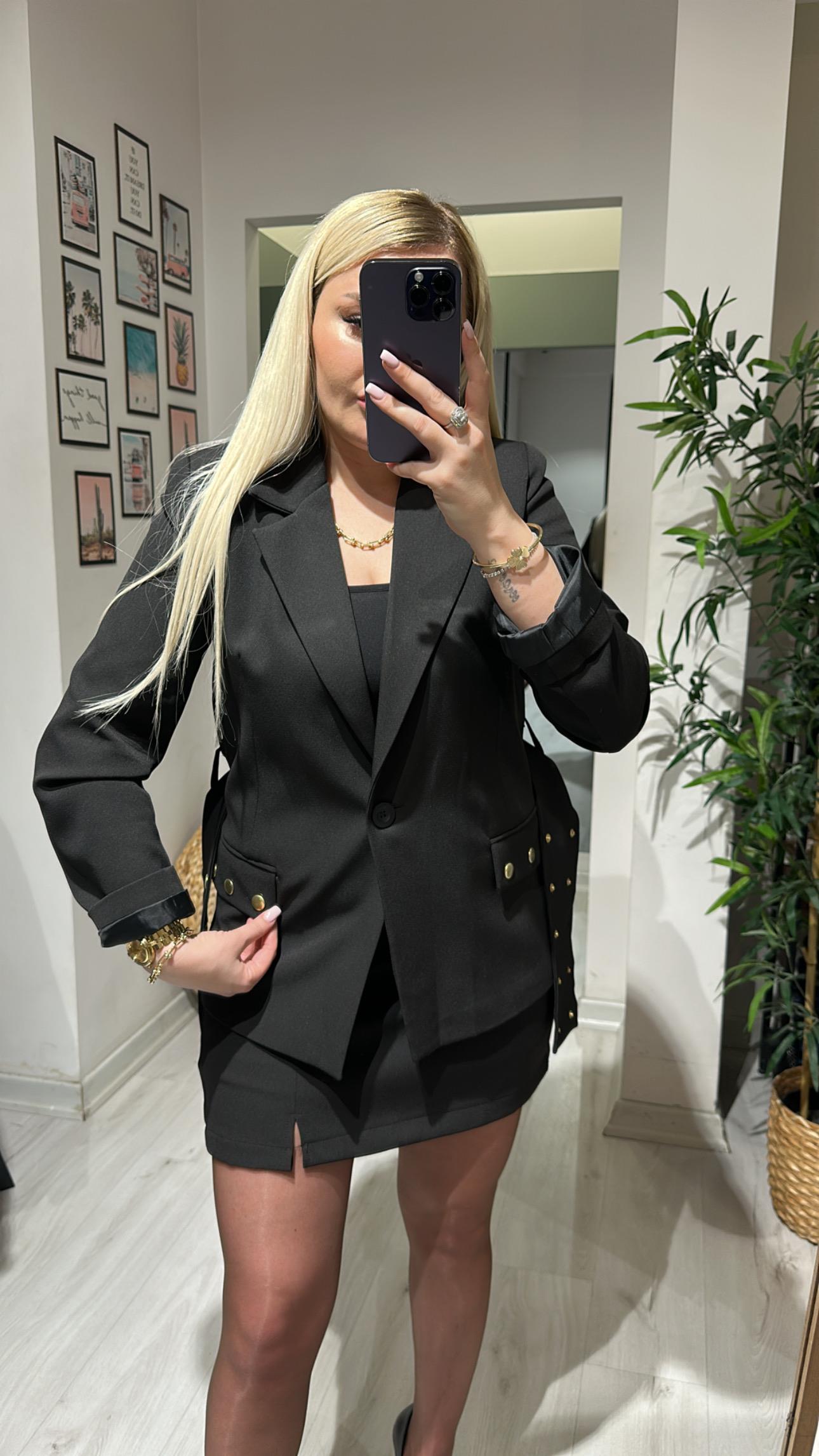 Çıtçıtlı Kemer Detay Ceket