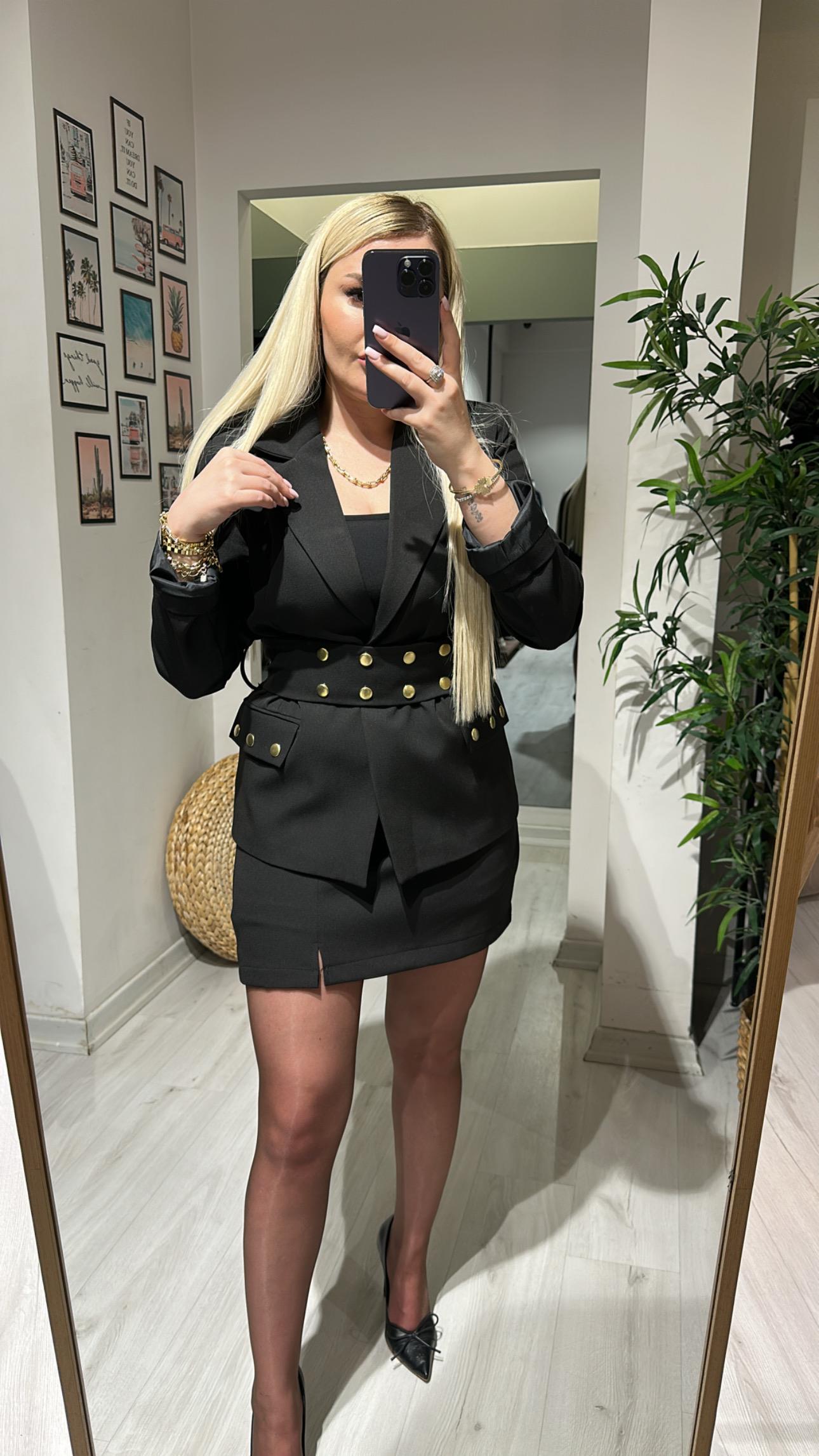 Çıtçıtlı Kemer Detay Ceket