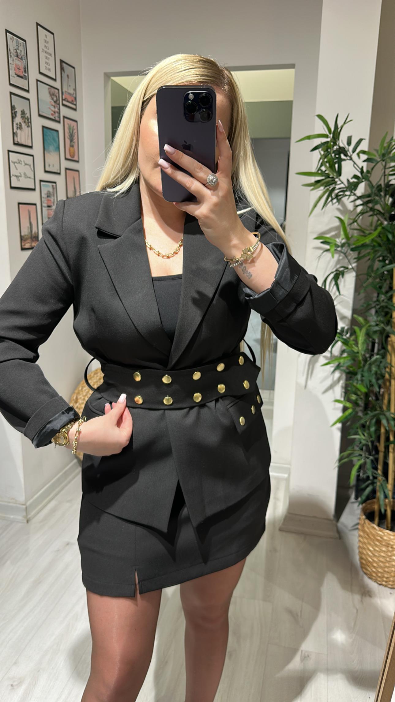 Çıtçıtlı Kemer Detay Ceket