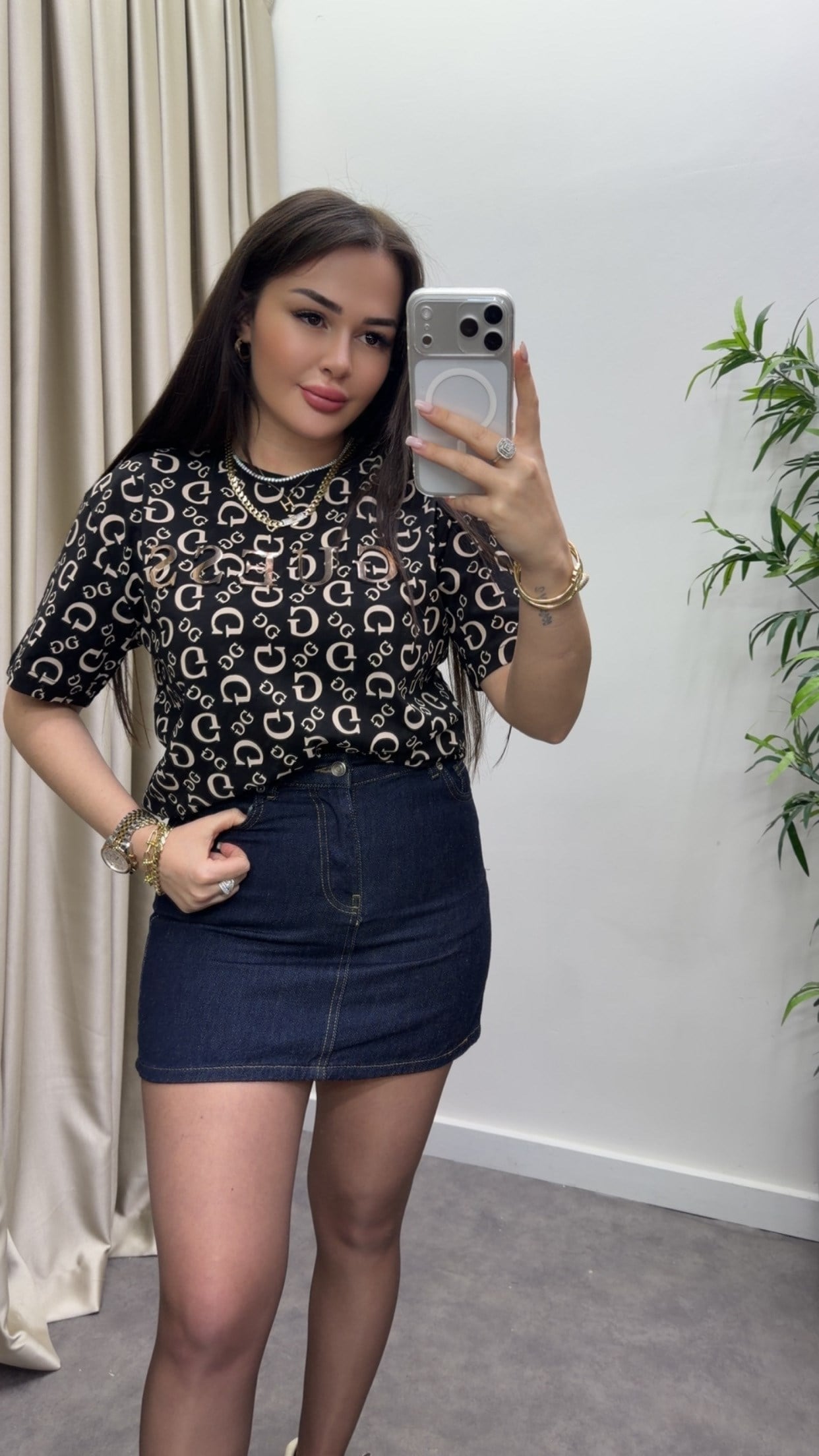 Gues Desenli Tişört