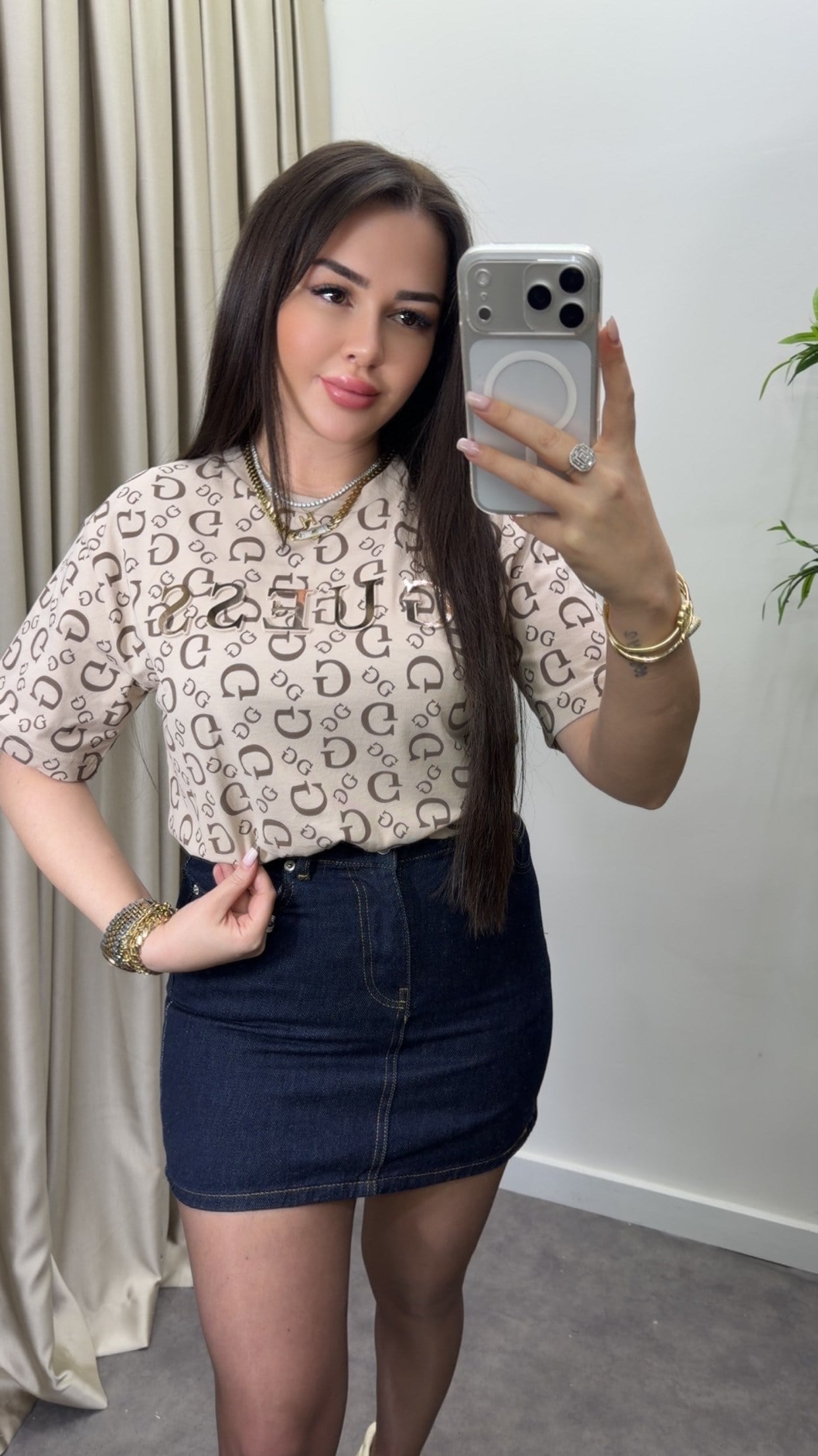 Gues Desenli Tişört