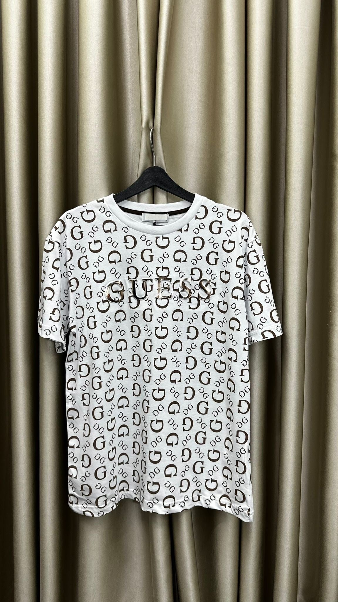 Gues Desenli Tişört