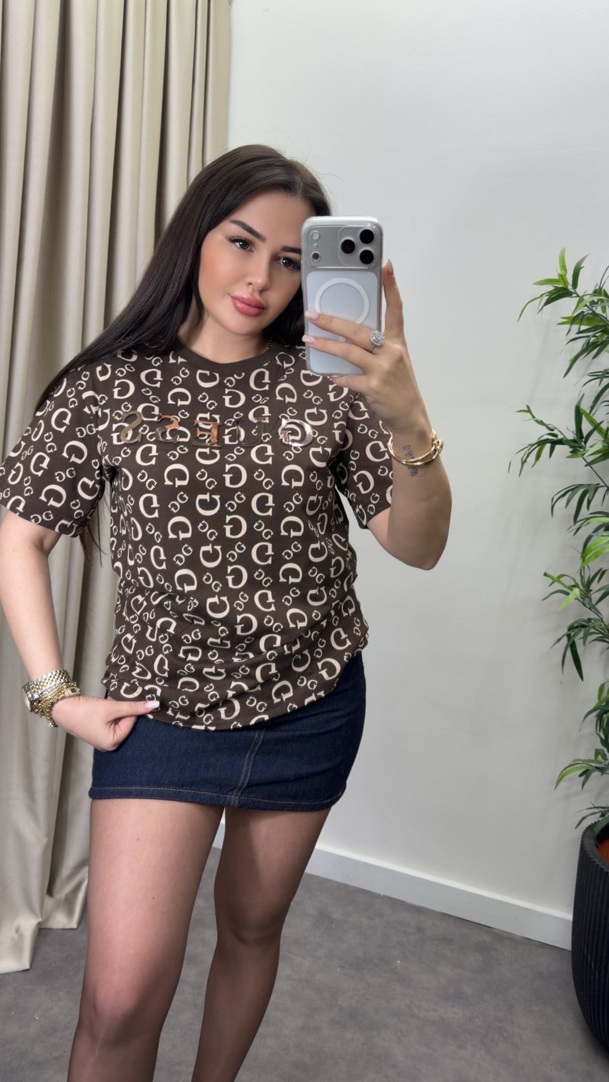 Gues Desenli Tişört