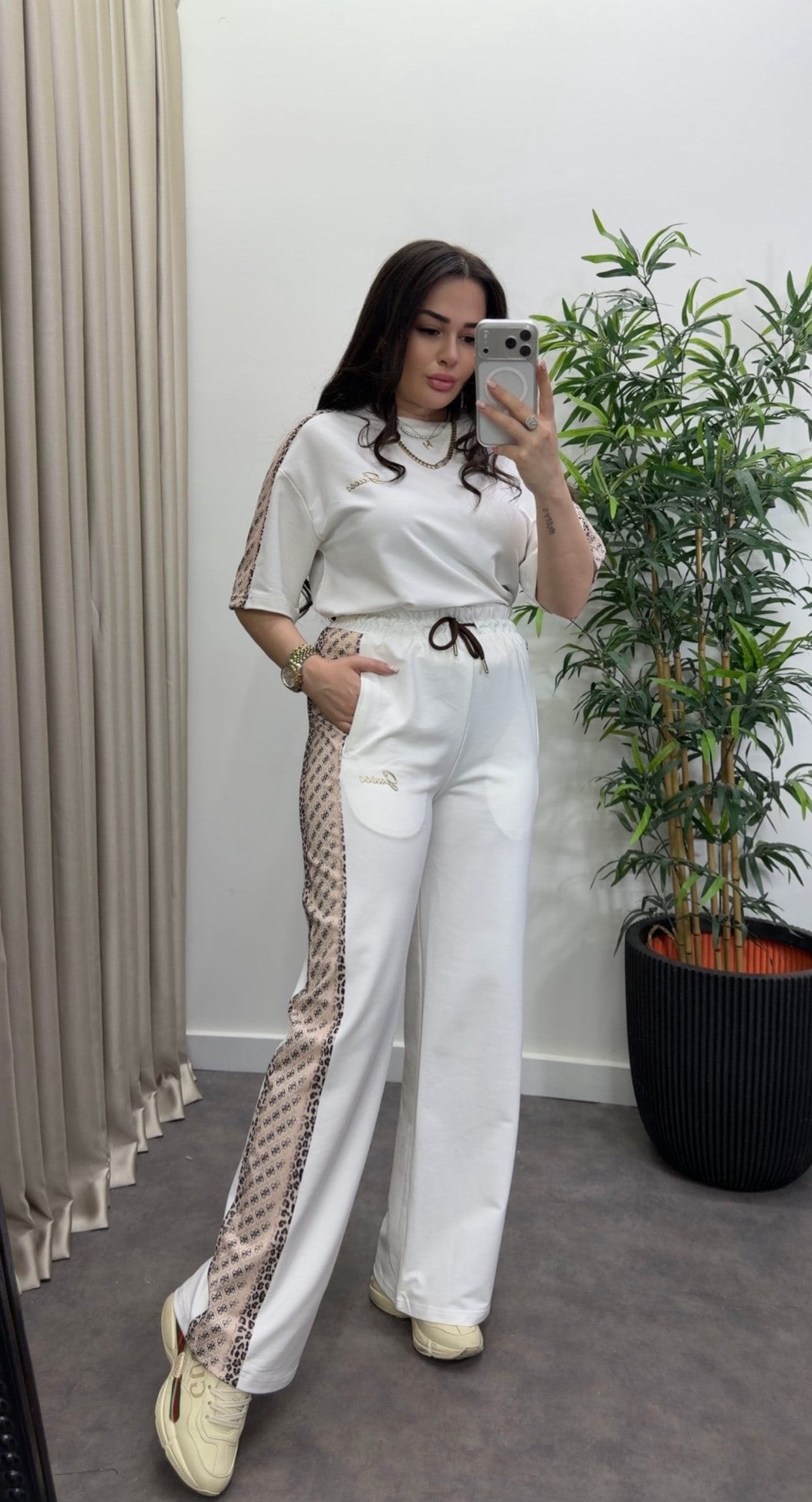 Gues Şeritli Takım