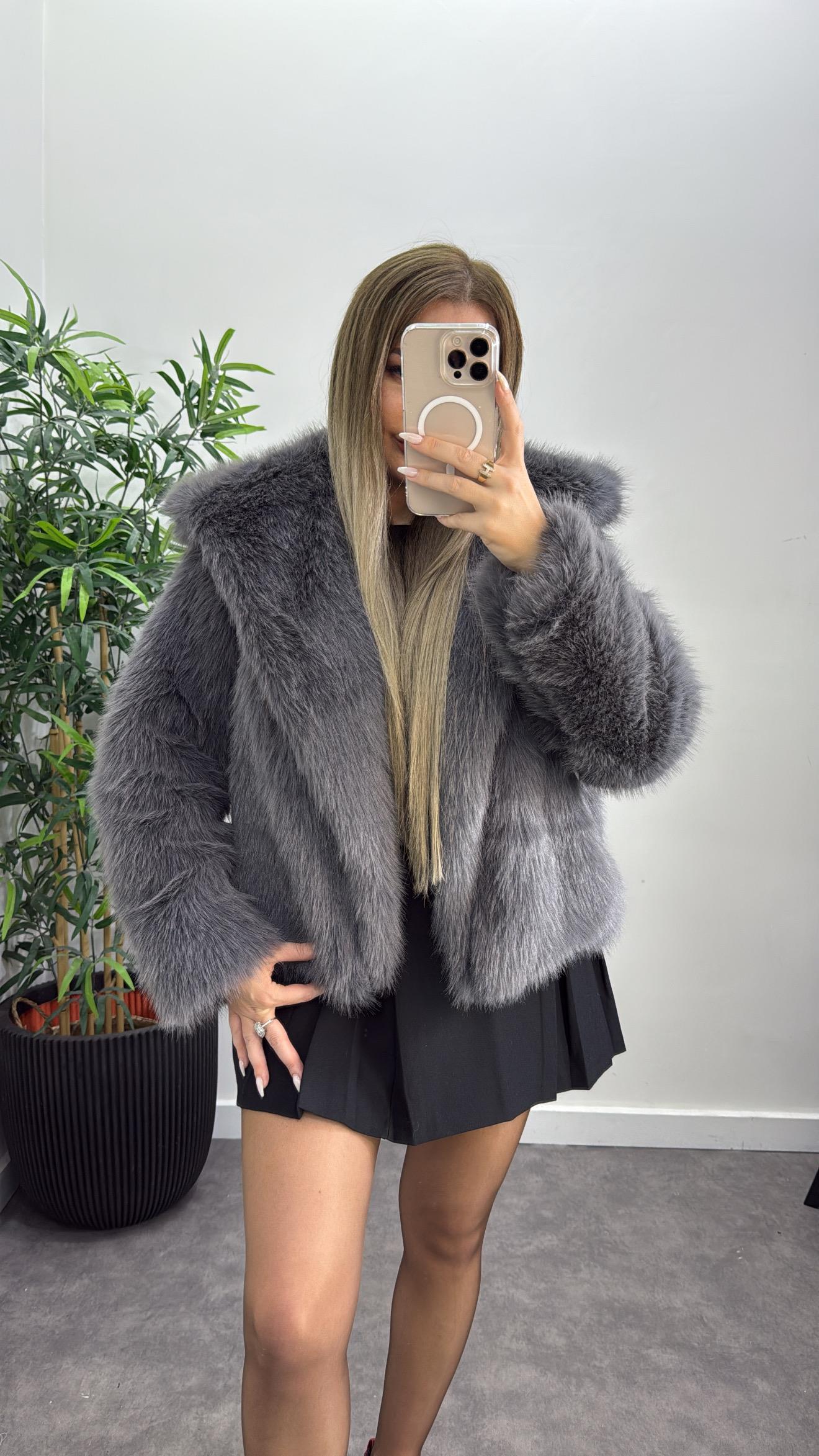 İthal Yakalı Kürk Ceket