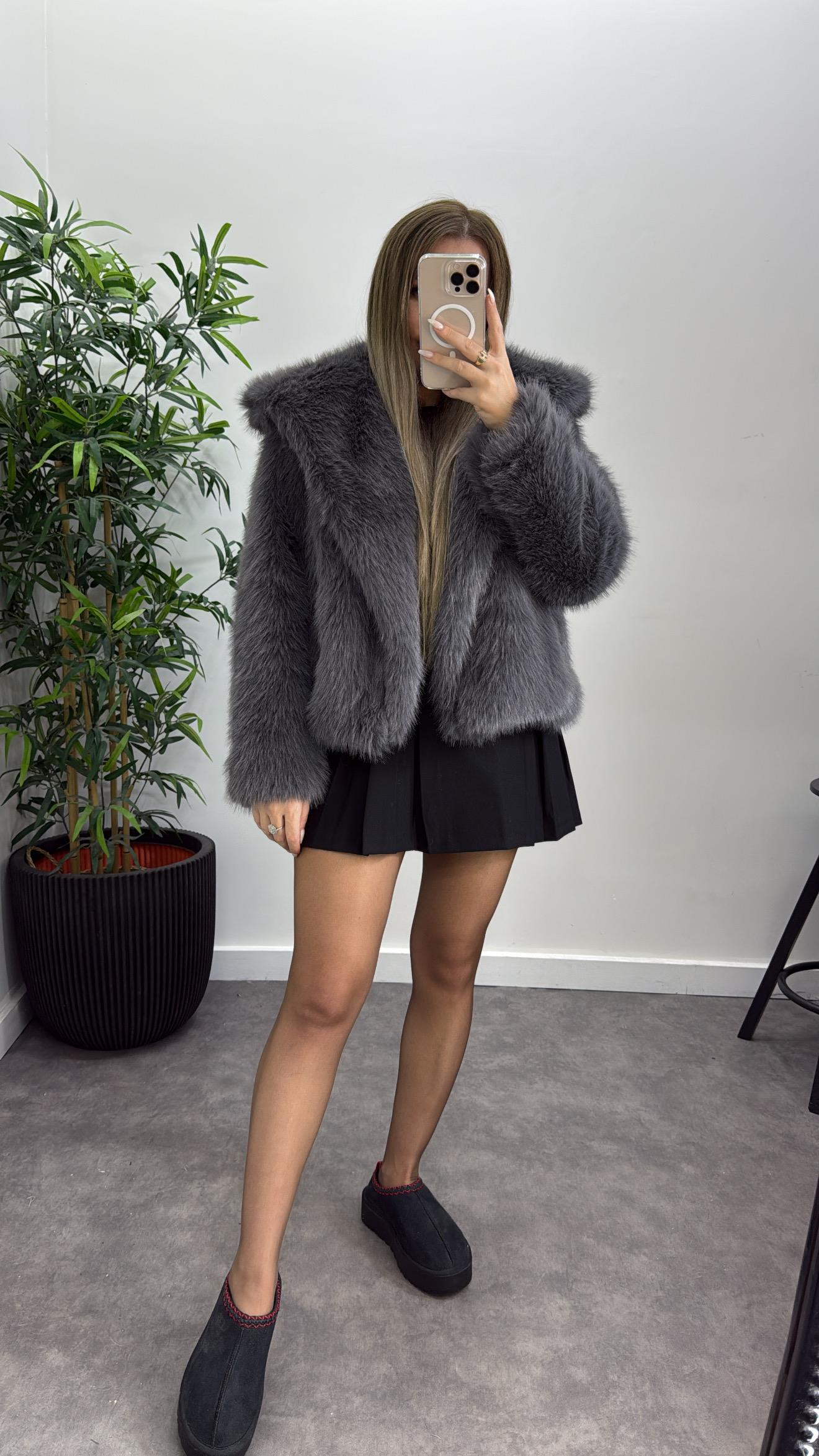 İthal Yakalı Kürk Ceket