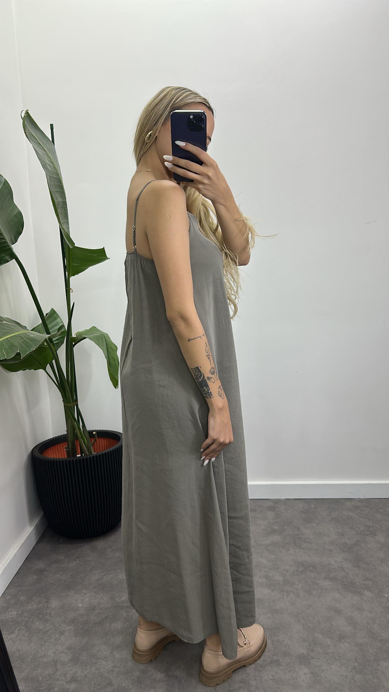 Lüx Kalite İthal Kumaş Askılı Elbise