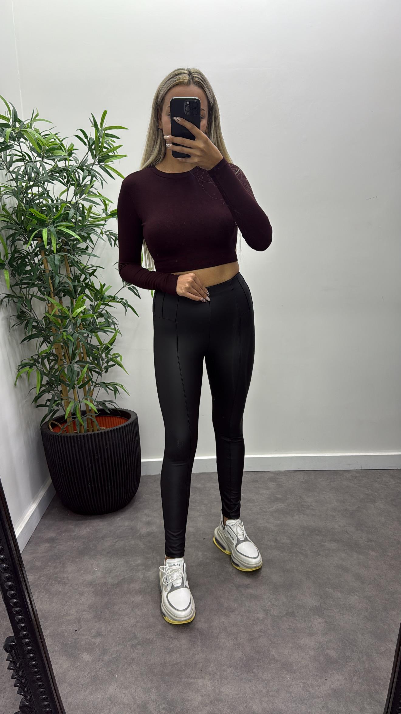 Nevrülü Mat Deri Tayt