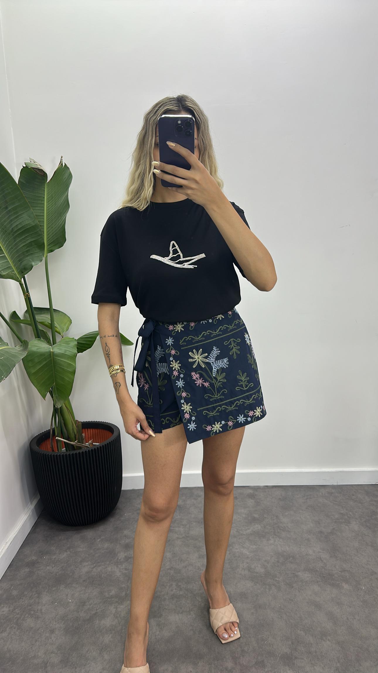 Orjinal Marka Taşlı T-Shirt