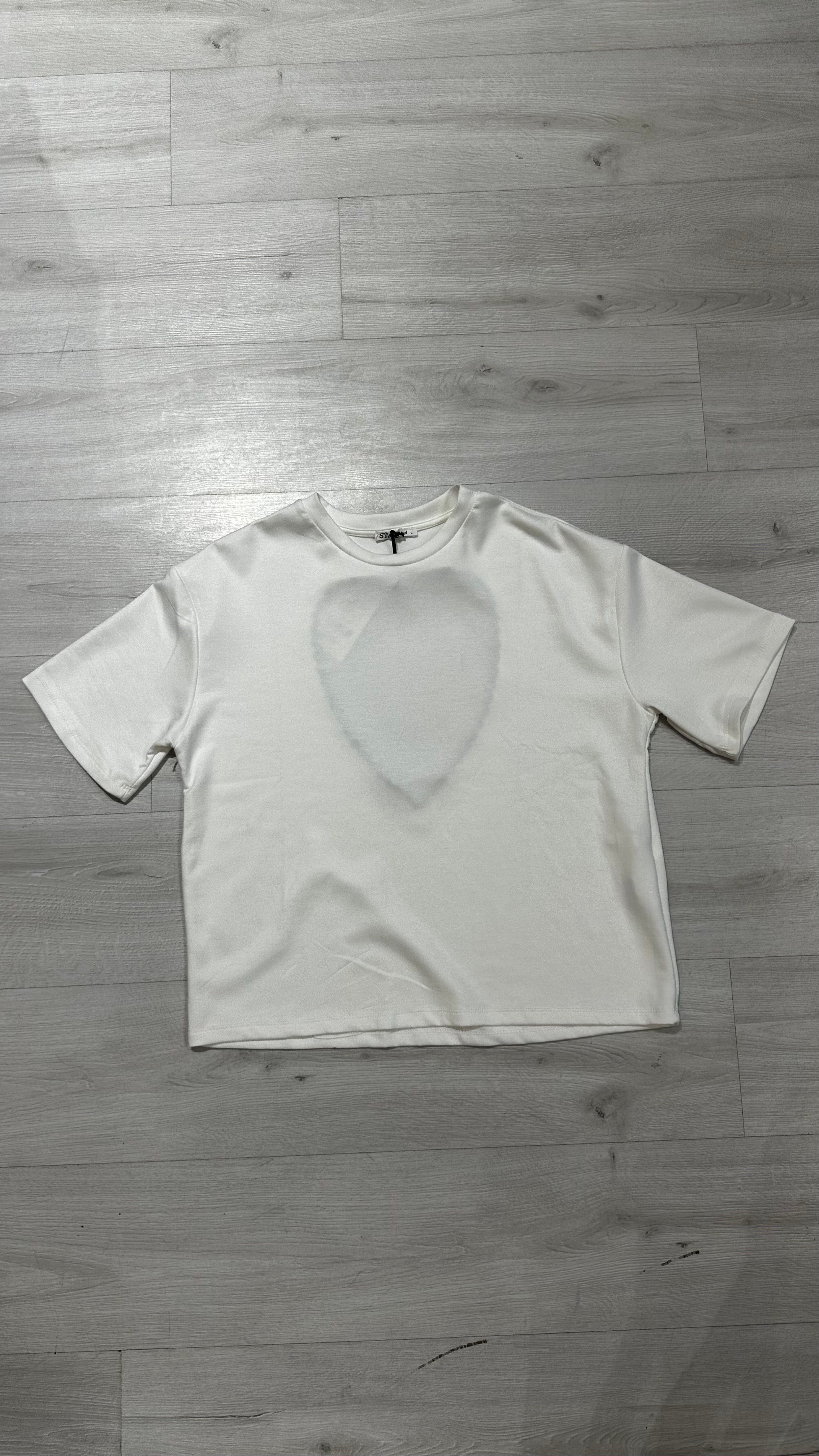 Sırt Detay Kalp Nakışlı T-Shirt