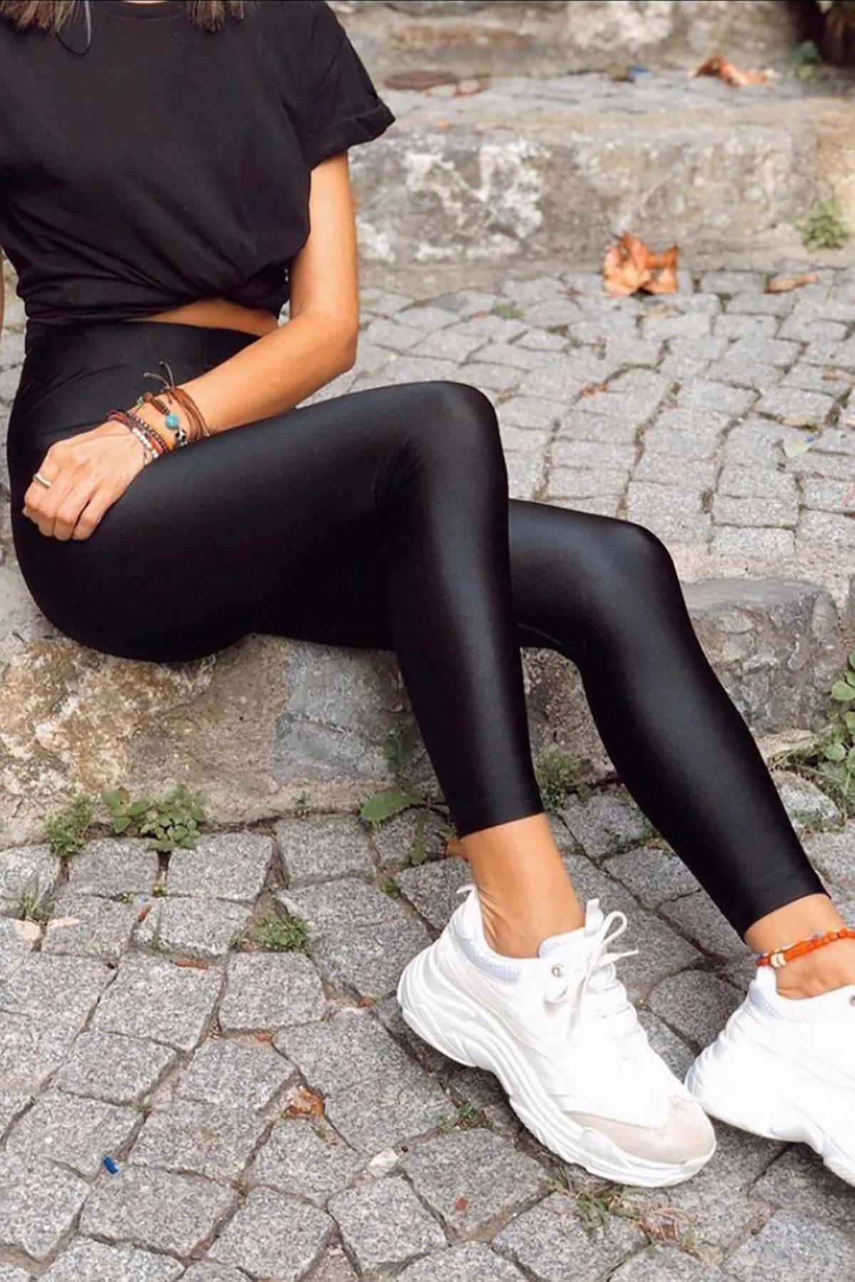 Siyah Parlak Toparlayıcı Tayt