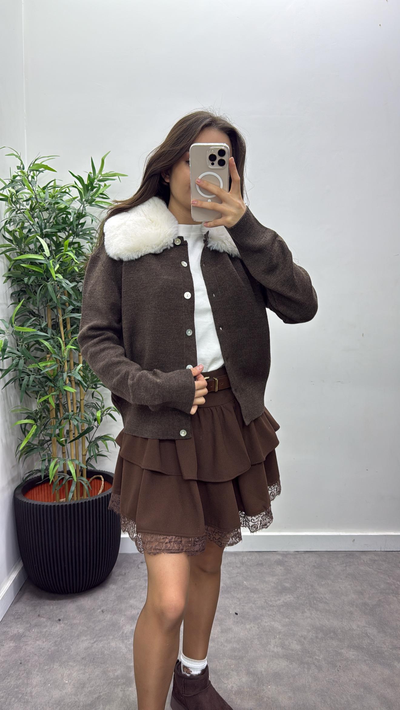 Yaka Kürk Detaylı Triko Hırka