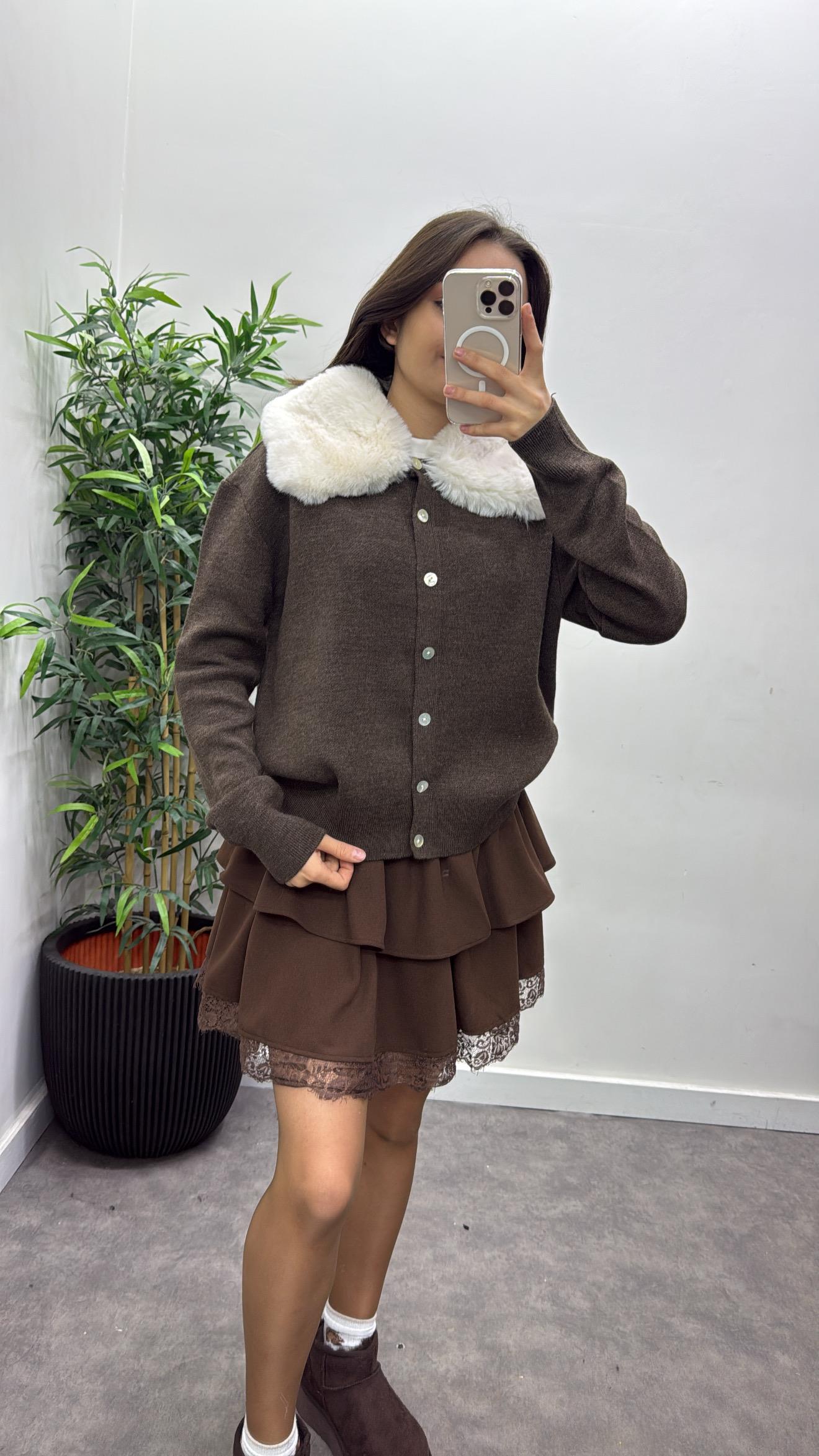 Yaka Kürk Detaylı Triko Hırka