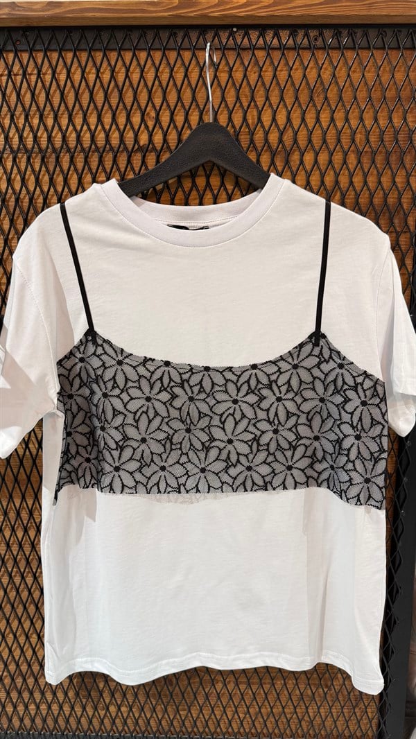 Büstiyer Detay Tişört